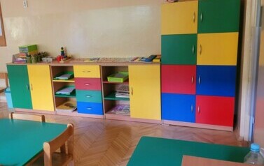 kolorowe meble w sali grupy pierwszej