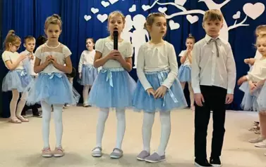 Dzieci z grupy 3 recytują wierszyki