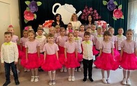 Zdjęcie grupowe starszak&oacute;w