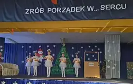 Tańczące aniołki z lampionami