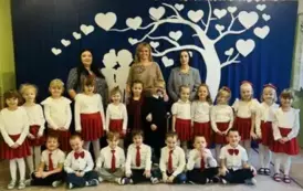 Zdjęcie grupowe Średniak&oacute;w