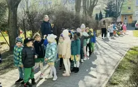 Wszystkie grupy na spacerze 