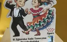 statuetka z gali przedszkolaka - tańcząca para dzieci w latynoskich strojach